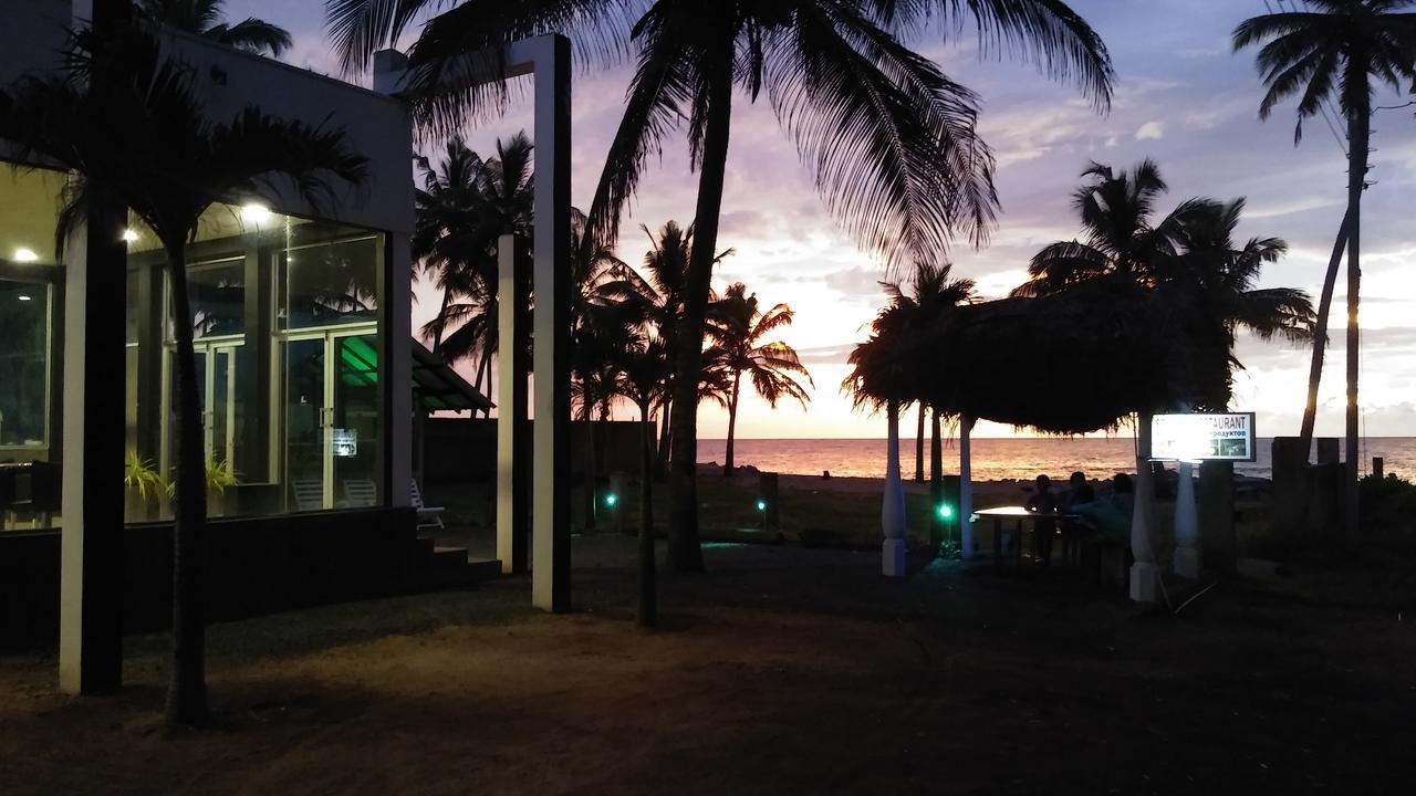 Saara Beach Hotel Marawila Kültér fotó